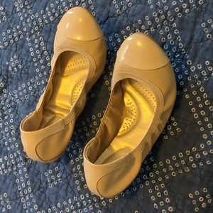 Nude flats 8.5
